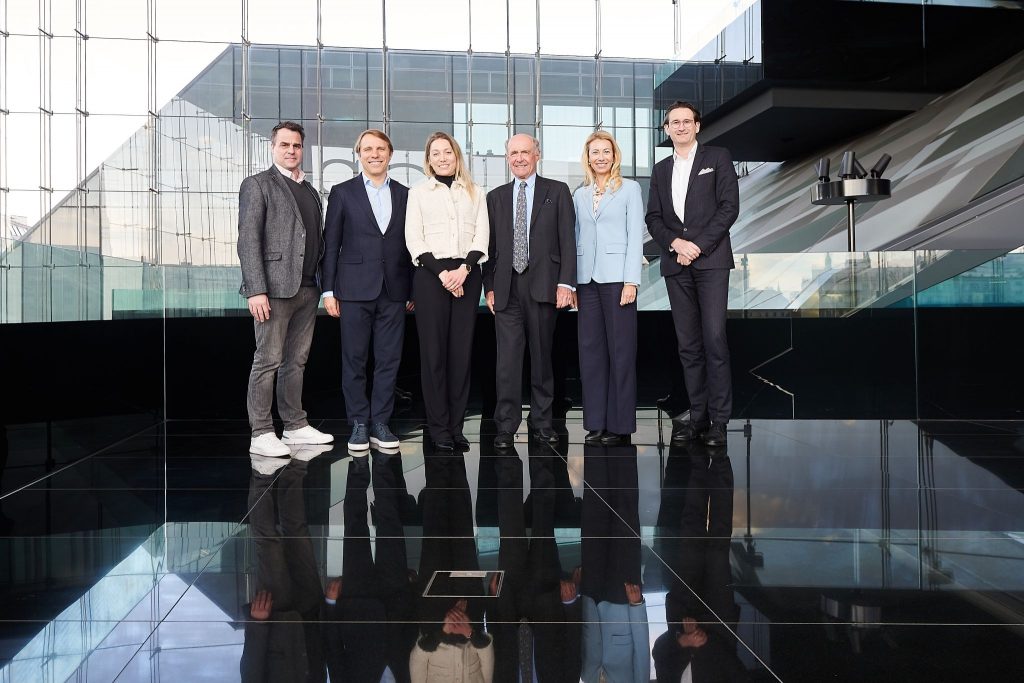 Das neue Präsidium der CCFA: Rechnungsprüfer Christoph Schmidl, 2. Vizepräsident Boyan Neytchev, Syndikus Patricia Backhausen, Präsident Dr. Christian Dorda, Generalsekretärin Céline Garaudy und Schatzmeister Günther Mayrleitner. (v.l.n.r.) Nicht auf dem Foto: Vizepräsident Franck Runge und Rechnungsprüferin Dr. Christine Catasta © Sabine Klimpt