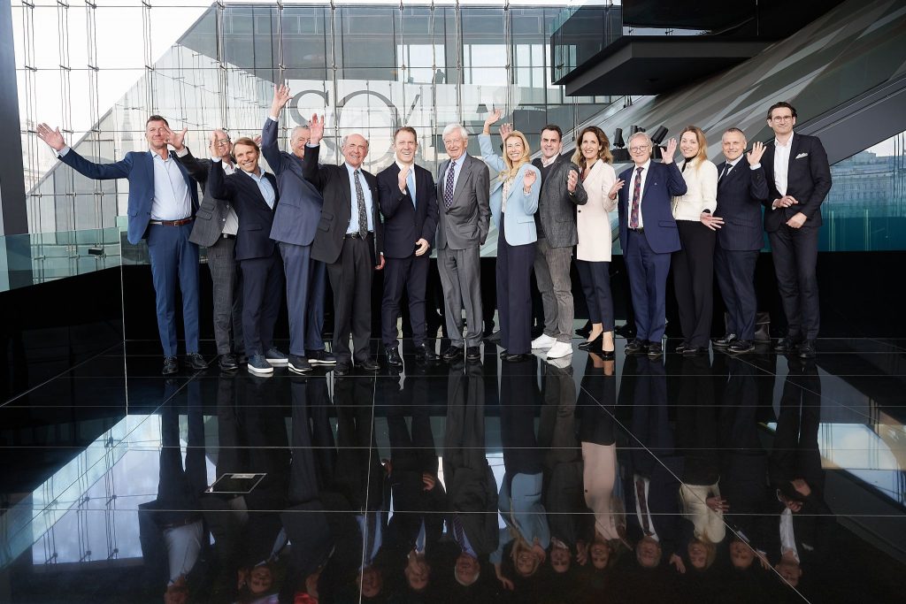 Der Vorstand der CCFA und S.E. Matthieu Peyraud (Mitte zwischen Dr. Christian Dorda, Dipl.Ing Alain de Krassny und Direktorin Céline Garaudy) feierten den historischen Moment © Sabine Klimpt