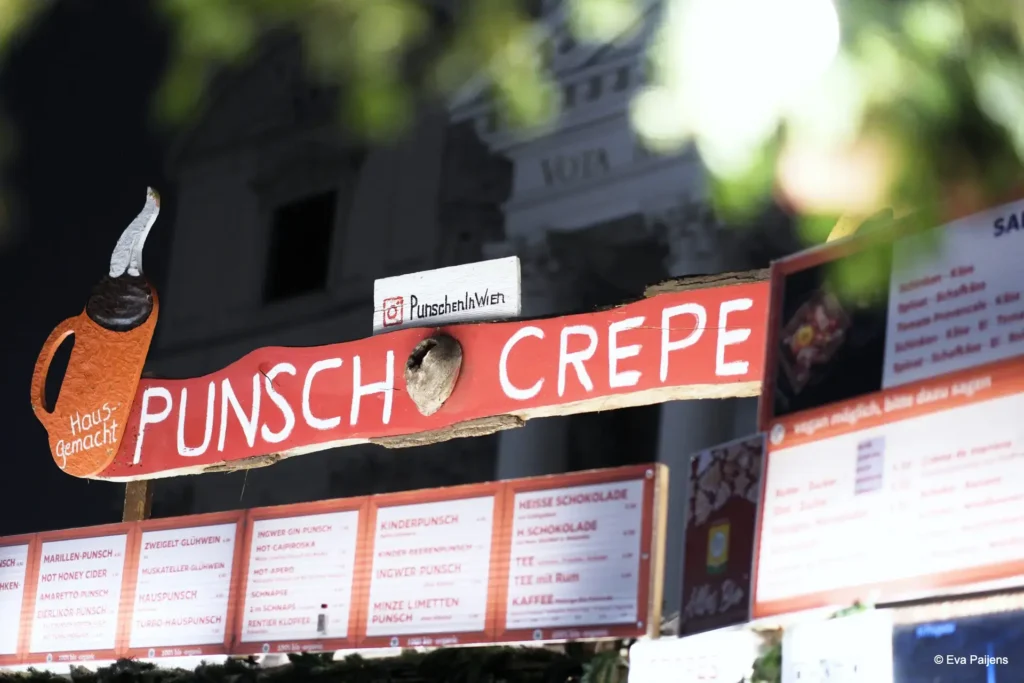 Punschabend mit der Cr&ecirc;perie Mobile @ Weihnachtsmarkt am Karlsplatz (10.12.2025) &ndash; Foto 8