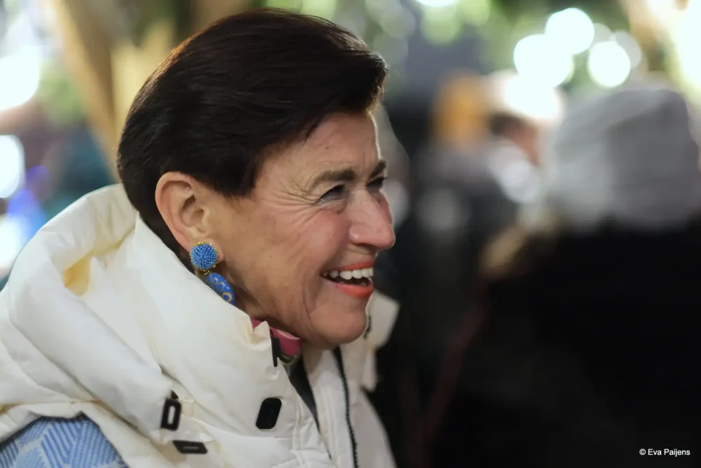 Punschabend mit der Cr&ecirc;perie Mobile @ Weihnachtsmarkt am Karlsplatz (10.12.2025) &ndash; Foto 12