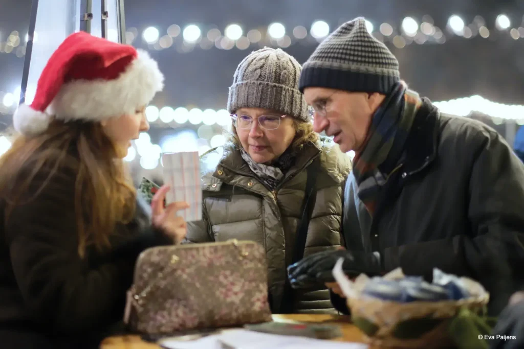Punschabend mit der Cr&ecirc;perie Mobile @ Weihnachtsmarkt am Karlsplatz (10.12.2025) &ndash; Foto 20