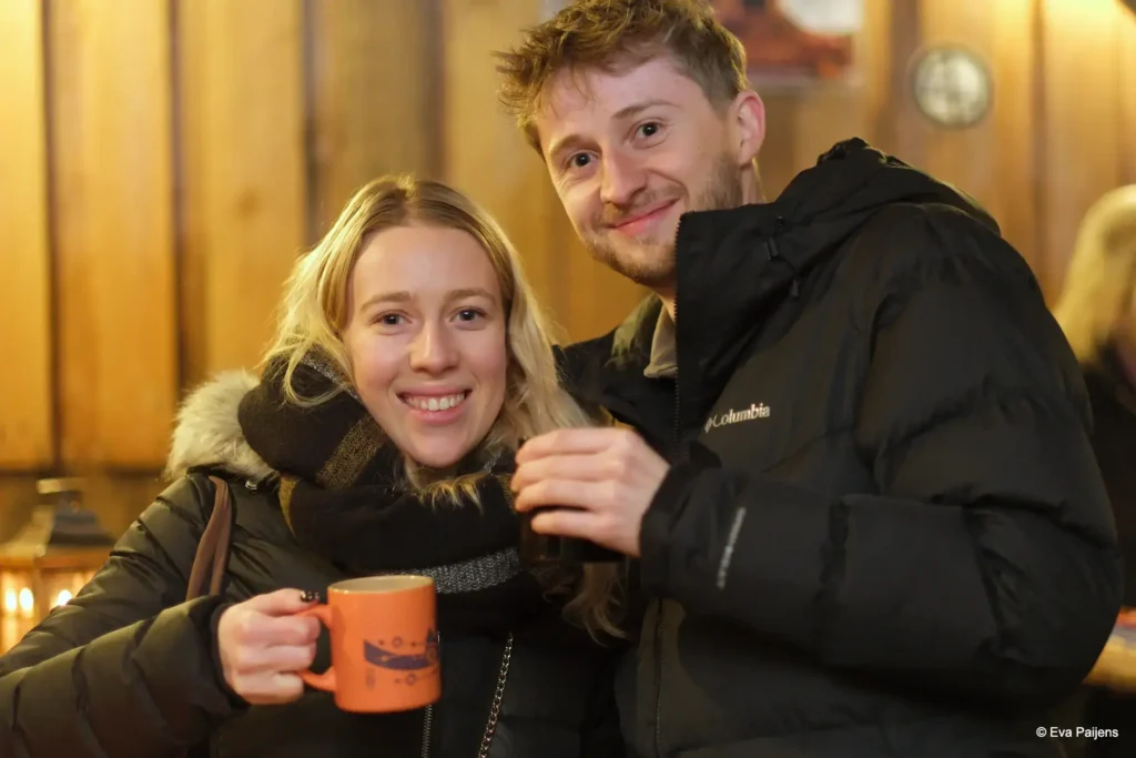 Punschabend mit der Cr&ecirc;perie Mobile @ Weihnachtsmarkt am Karlsplatz (10.12.2025) &ndash; Foto 47