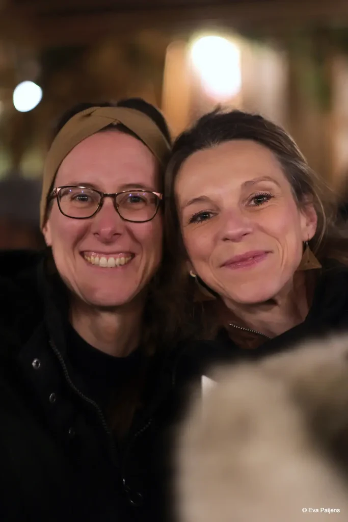 Punschabend mit der Cr&ecirc;perie Mobile @ Weihnachtsmarkt am Karlsplatz (10.12.2025) &ndash; Foto 50