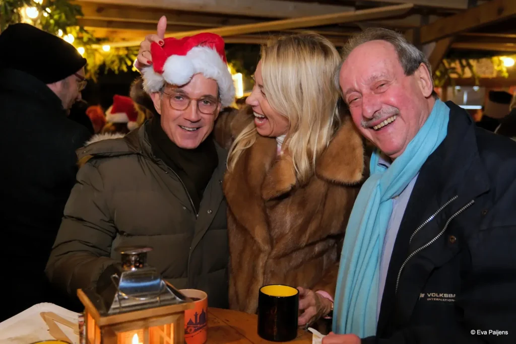 Punschabend mit der Cr&ecirc;perie Mobile @ Weihnachtsmarkt am Karlsplatz (10.12.2025) &ndash; Foto 65