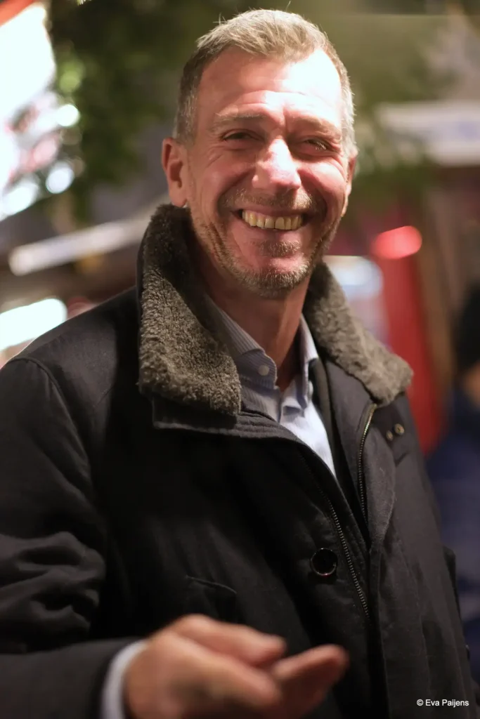 Punschabend mit der Cr&ecirc;perie Mobile @ Weihnachtsmarkt am Karlsplatz (10.12.2025) &ndash; Foto 74