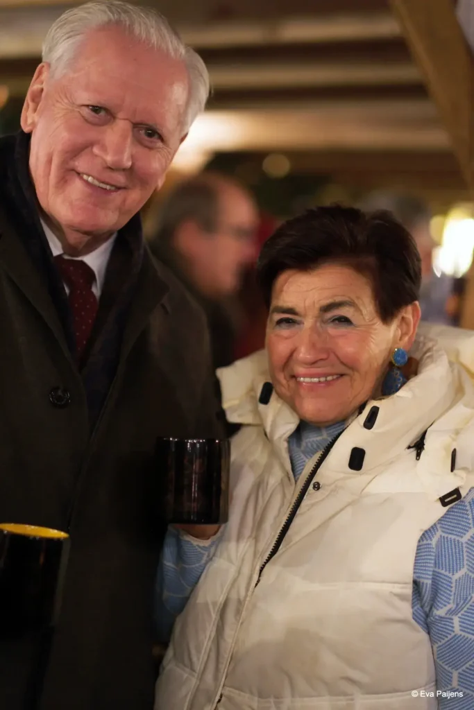 Punschabend mit der Cr&ecirc;perie Mobile @ Weihnachtsmarkt am Karlsplatz (10.12.2025) &ndash; Foto 78