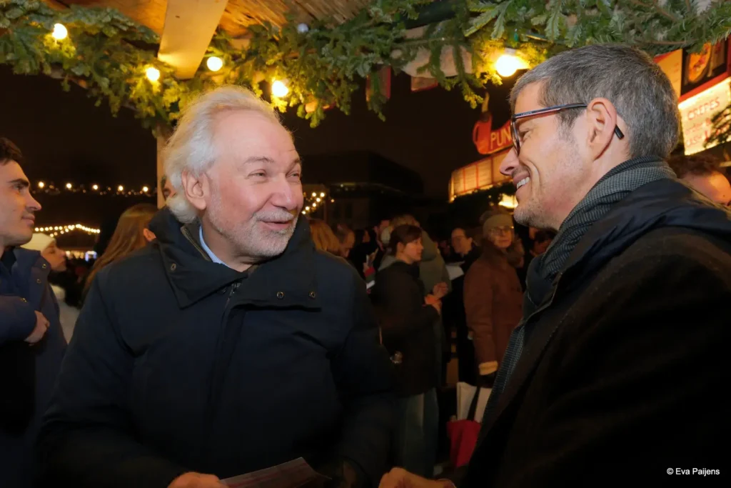 Punschabend mit der Cr&ecirc;perie Mobile @ Weihnachtsmarkt am Karlsplatz (10.12.2025) &ndash; Foto 82