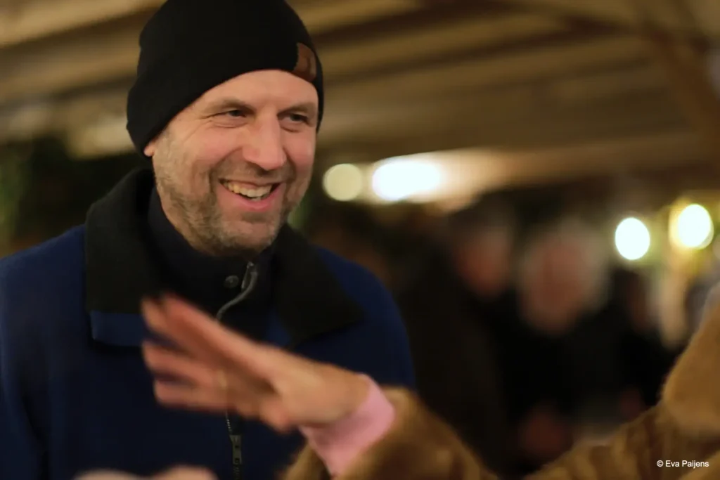 Punschabend mit der Cr&ecirc;perie Mobile @ Weihnachtsmarkt am Karlsplatz (10.12.2025) &ndash; Foto 100