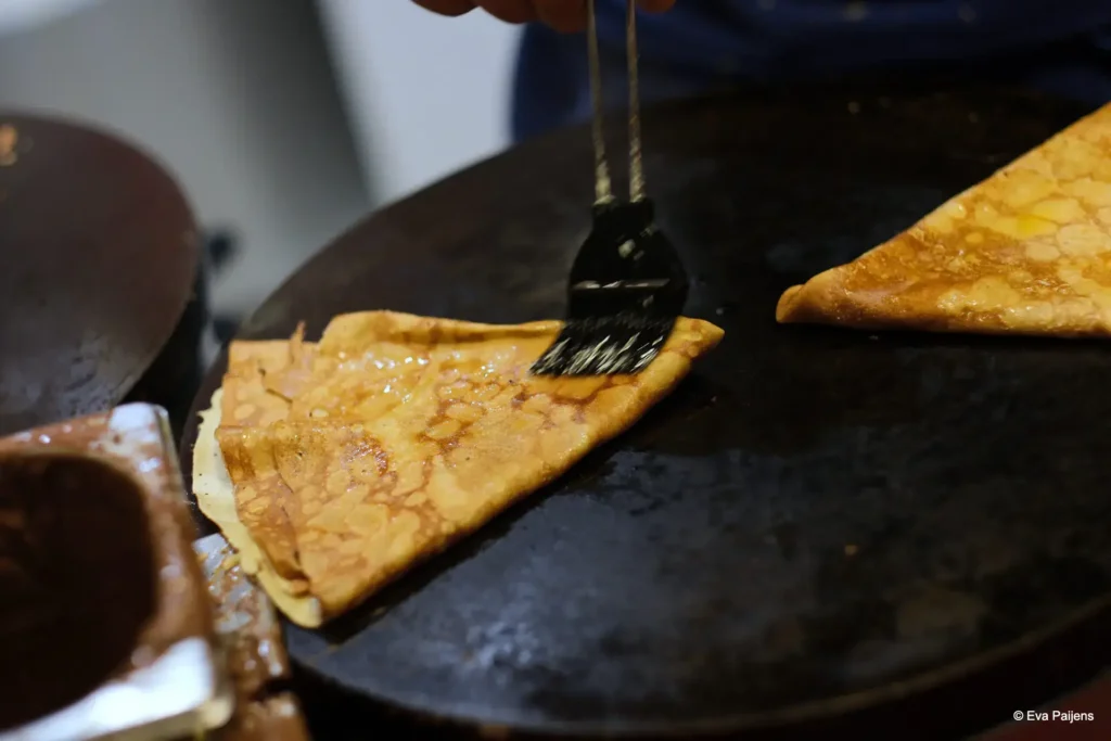 Punschabend mit der Cr&ecirc;perie Mobile @ Weihnachtsmarkt am Karlsplatz (10.12.2025) &ndash; Foto 102
