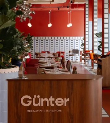 Team Building avec de la bonne humeur s’il vous plaît. Bienvenue chez Günter!